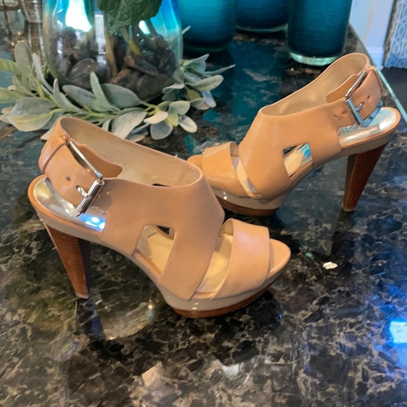 Michael Kors platform heels - Picture 2 of 5